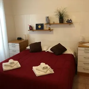 https://casa-gemelli.it-romehotels.com